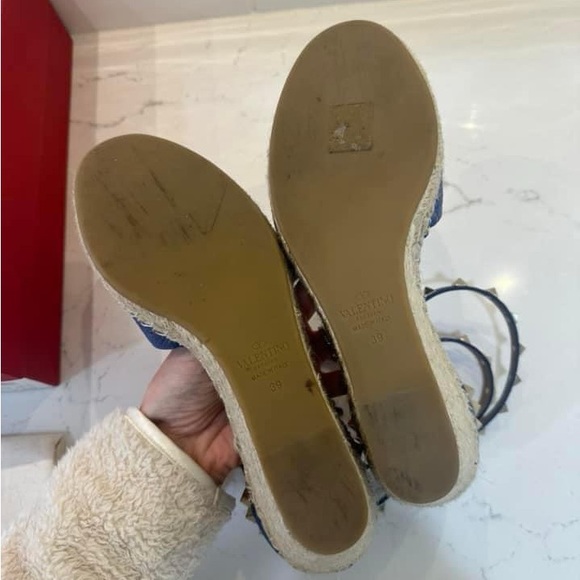 Valentino rock stud wedges 39 EUC blue - Picture 5 of 8